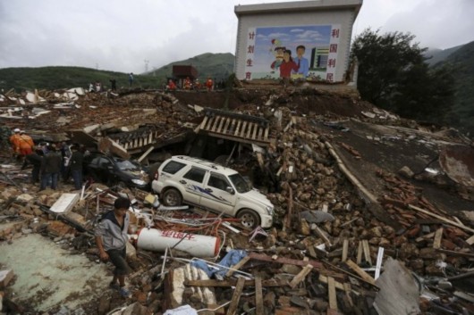 在地震时受伤保险该怎样理赔？