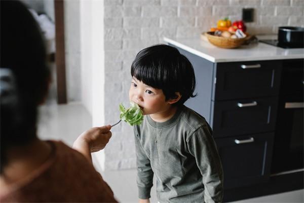 给婴儿买重疾险一年多少钱，要注意些什么