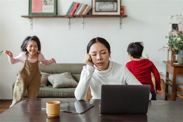 买香港的新生儿保险需要注意什么，多少钱