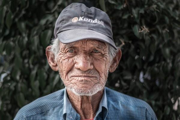 给父母买保险哪种最好，一年要花多少钱