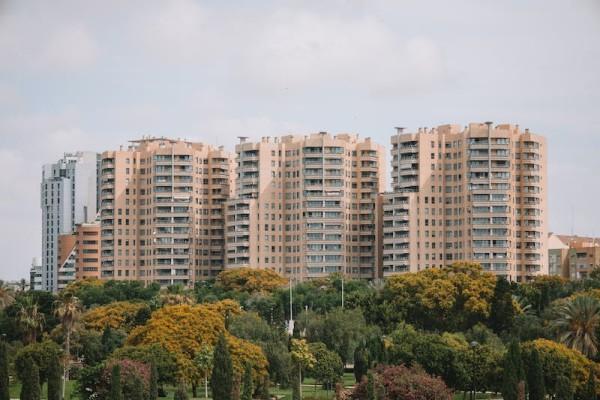 大陆人到香港买保险多少钱，怎么买