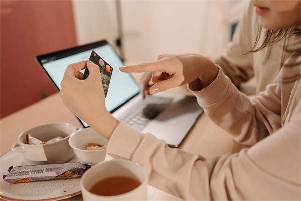 保单失效退保现金价值会变吗？退保的流程是什么？