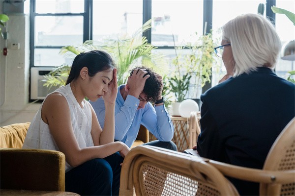 解除保险合同要损失多少？解除保险合同就是退保吗？