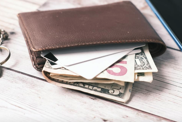 线上保单怎么退？现金价值就是能退回的钱吗？