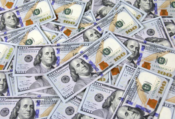 交了三年三万多保费能退多少？影响退保金额的因素有哪些？